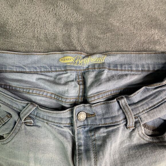 Old Navy Women Size 6 Blue Mid Rise Boyfriend Insulated Light Wash Stretch Jean - Picture 4 of 9